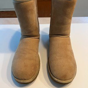 UGG Classic Short Boots Size 9